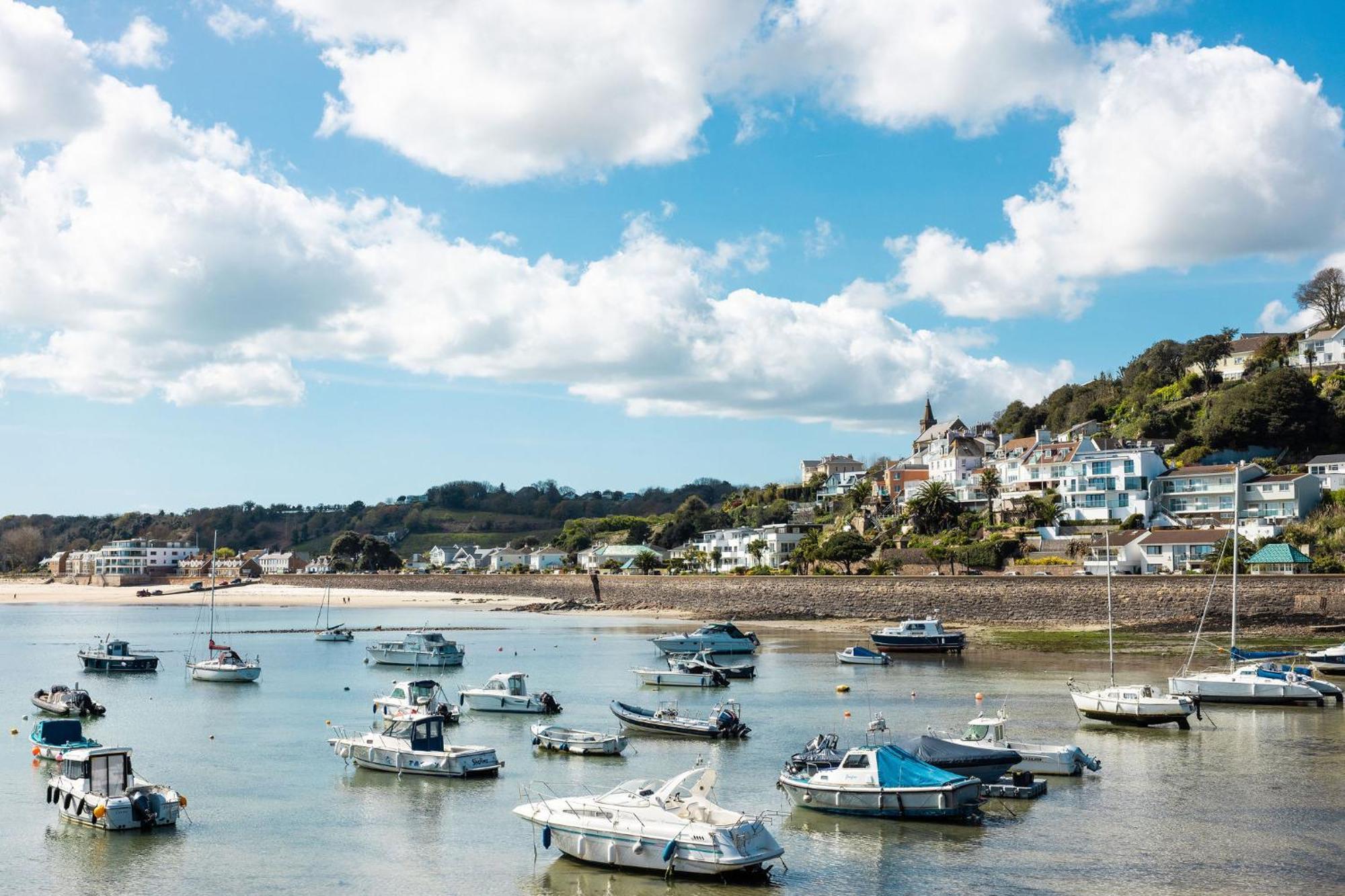 The Moorings Hotel & Restaurant Gorey Exterior photo