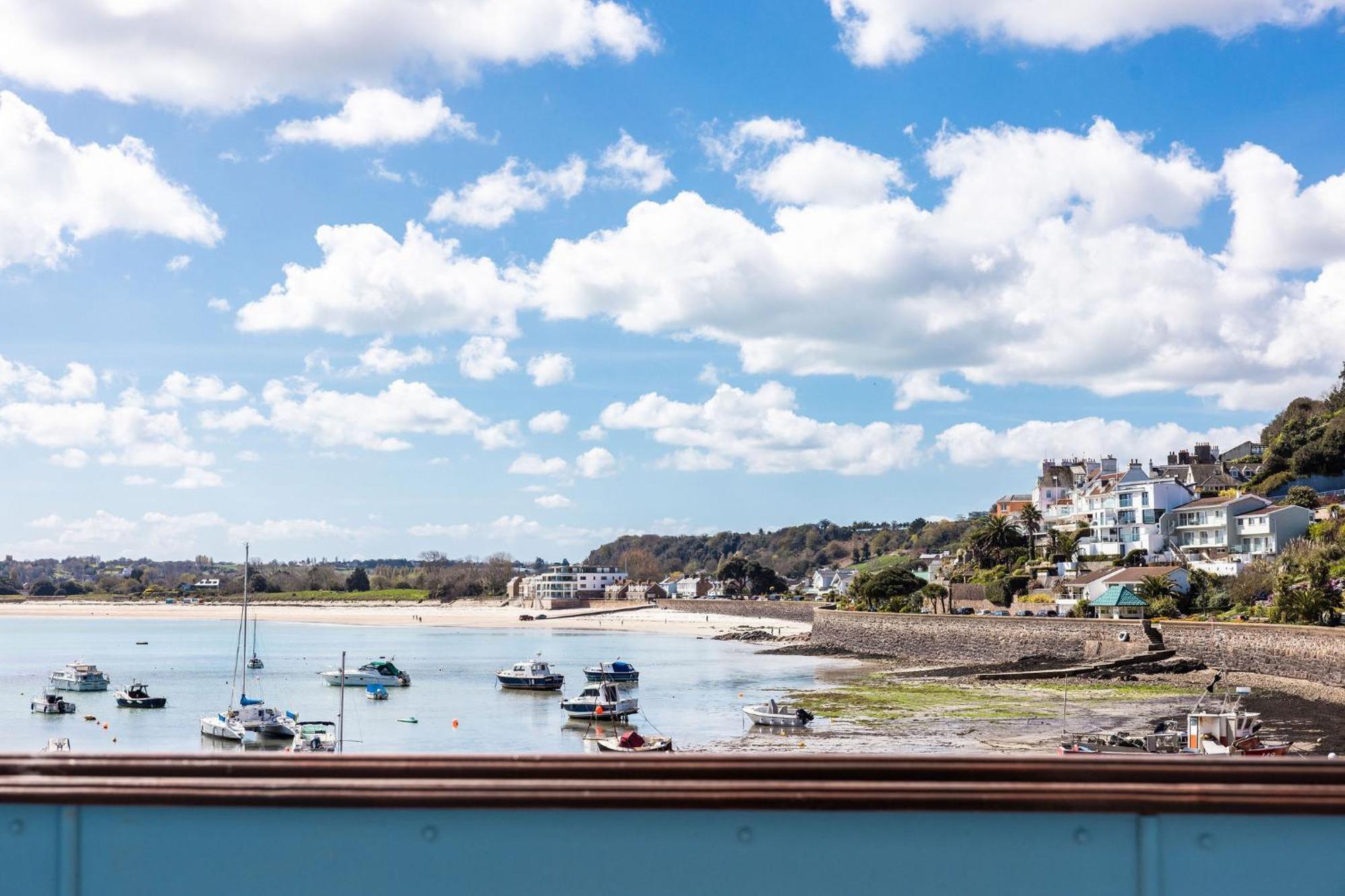 The Moorings Hotel & Restaurant Gorey Exterior photo