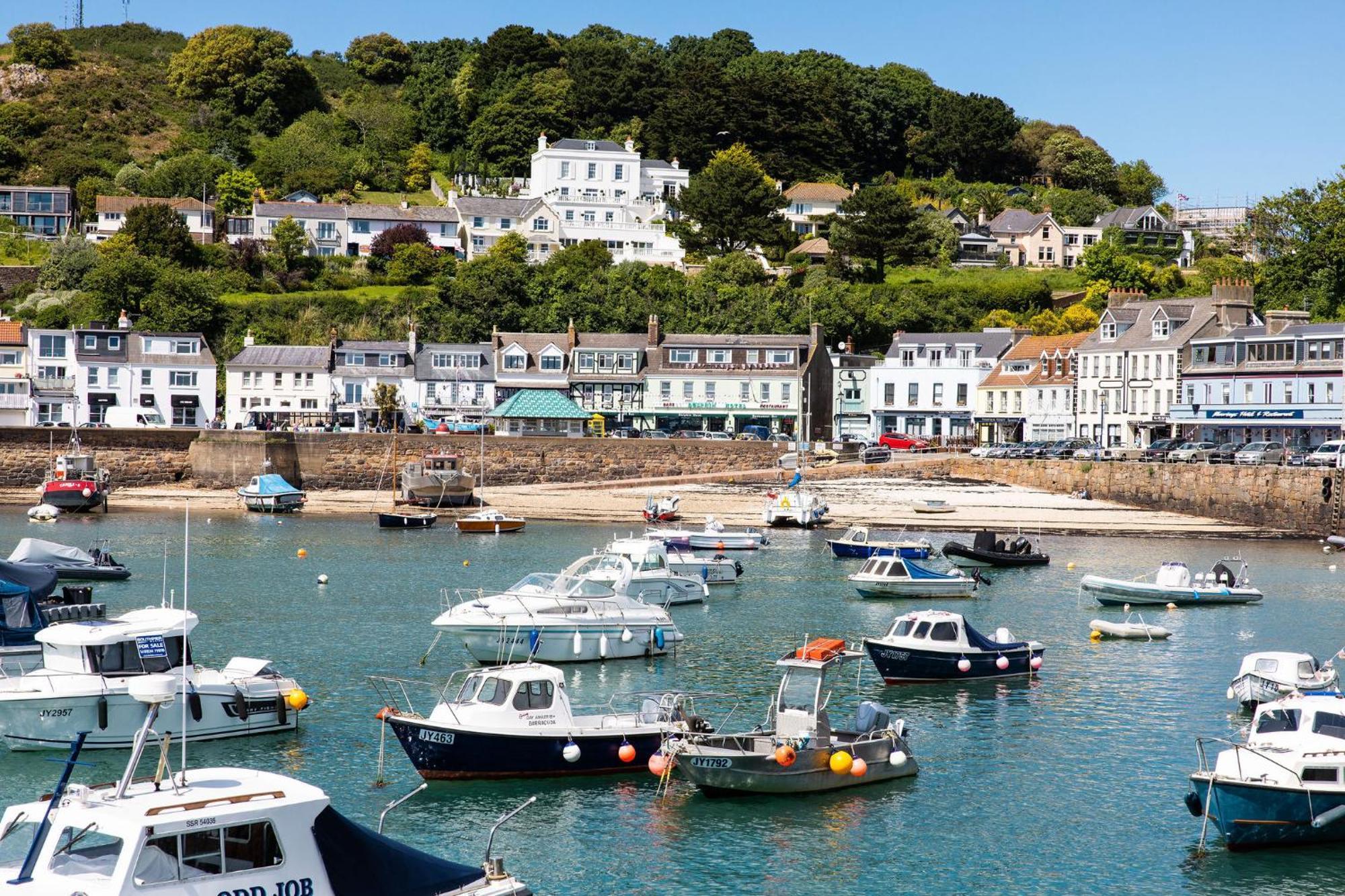 The Moorings Hotel & Restaurant Gorey Exterior photo