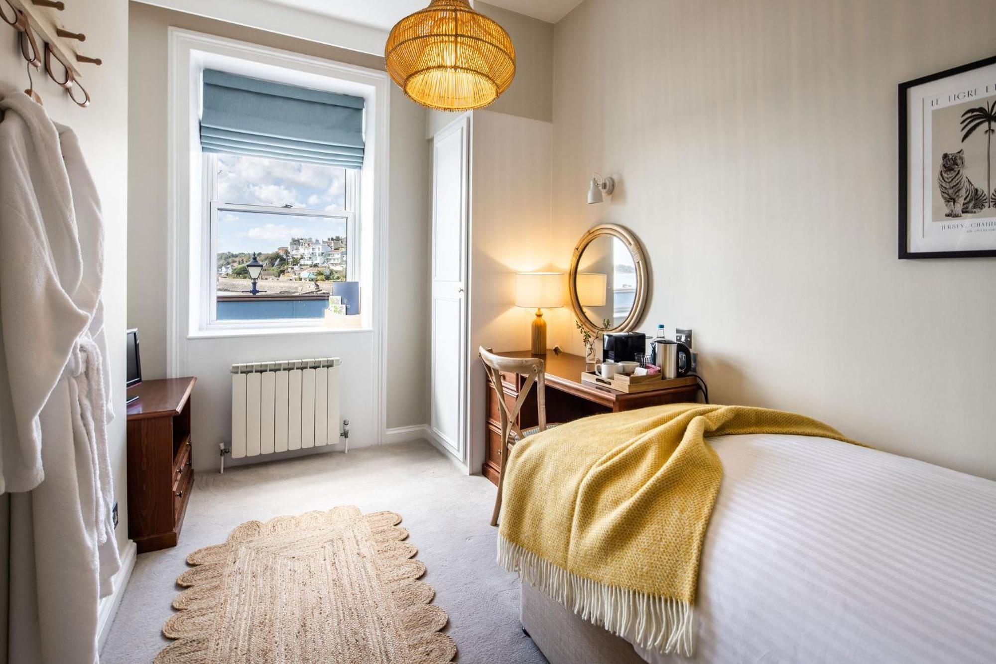 The Moorings Hotel & Restaurant Gorey Exterior photo