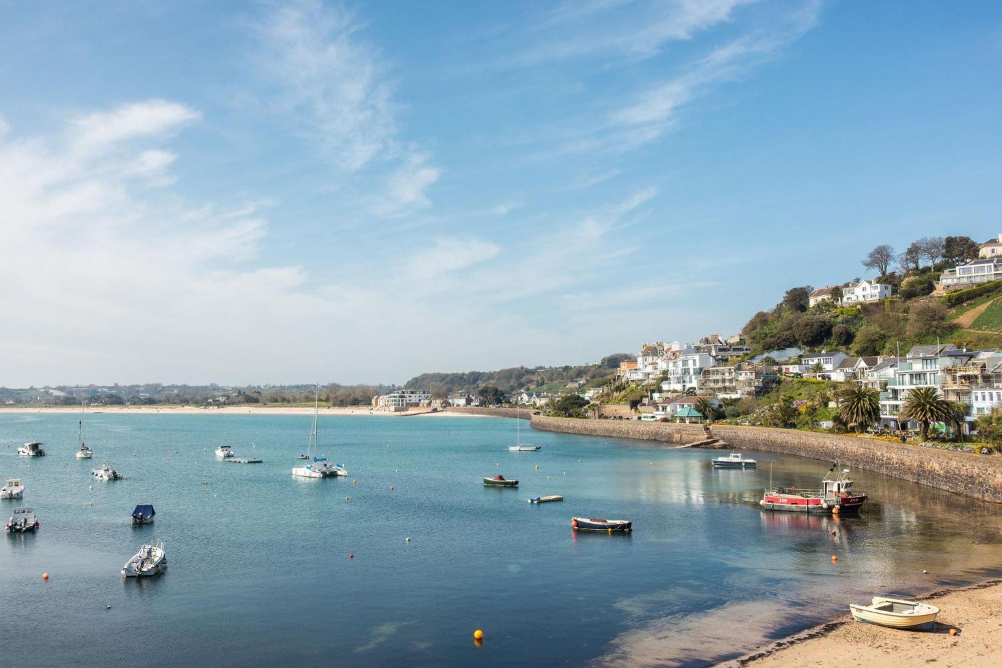 The Moorings Hotel & Restaurant Gorey Exterior photo
